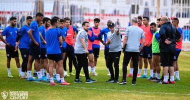 فيريرا للاعبى الزمالك: باقى على الدورى خطوة