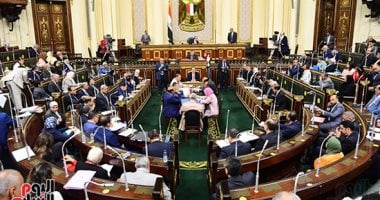 وزير التعليم يكلف بحصر الطلاب غير القادرين على دفع المصروفات من أجل التكفل بها