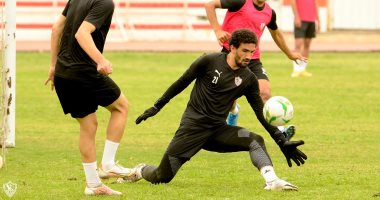 تدريب حراس مرمى الزمالك على التعامل مع العرضيات وسرعة رد الفعل قبل لقاء الأهلى