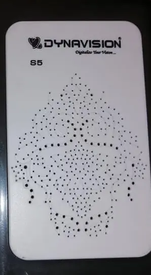 10562
