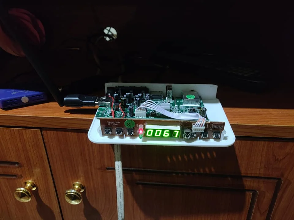 31746